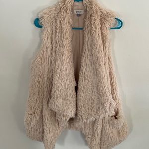 Shag vest with pockets